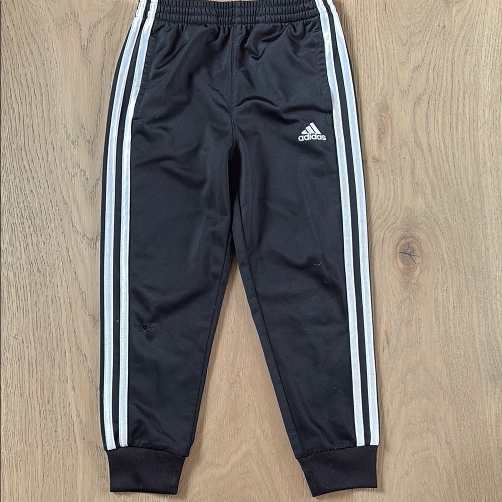 Adidas joggers PLAY size 5